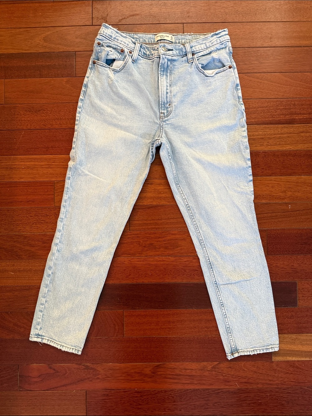 Abercrombie & Fitch Light Wash Women’s The Skinny High-Rise Jeans 30/10R